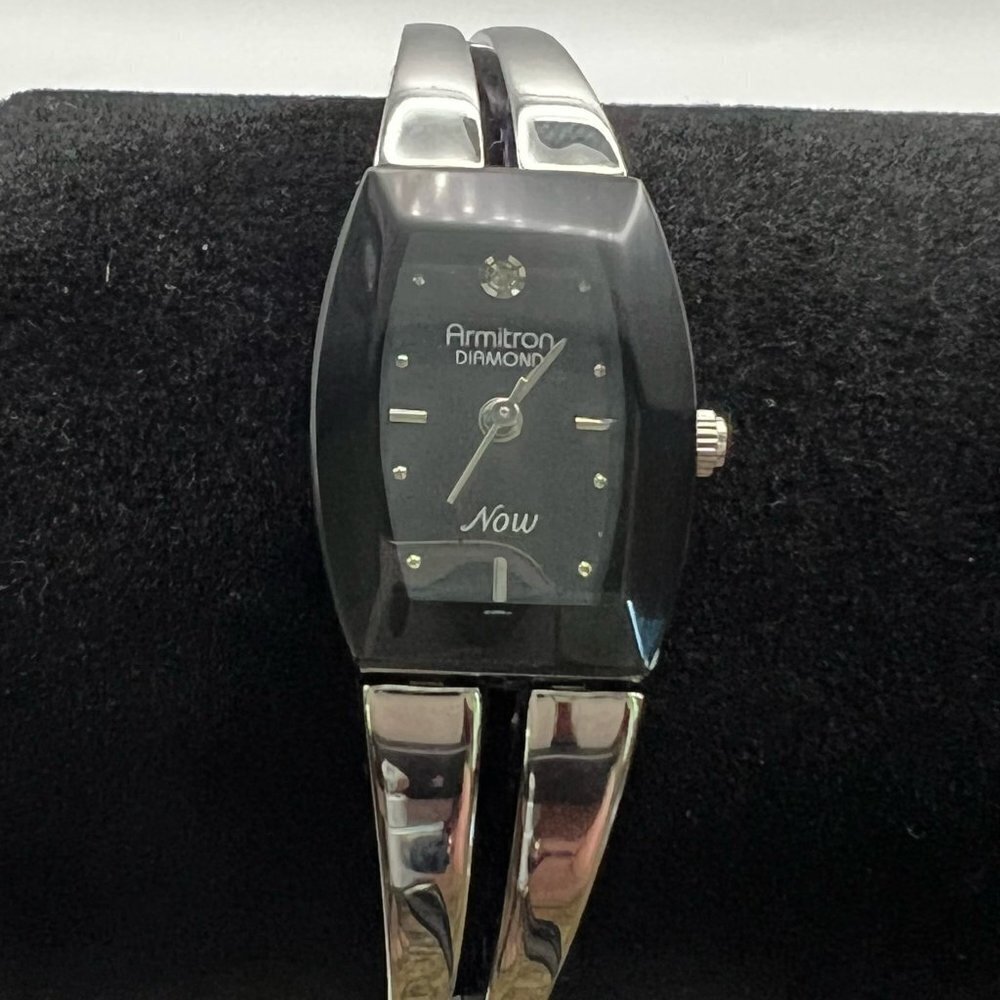 Armitron Now Diamond Vintage Petite Black and Silver Ladies Watch Working - Picture 5 of 9